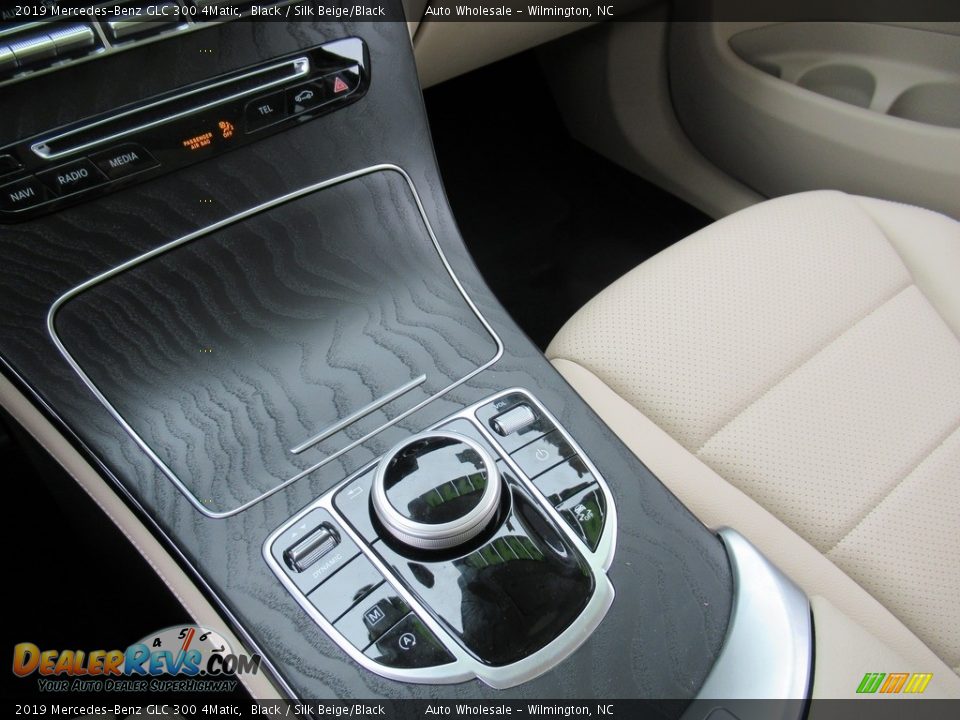 2019 Mercedes-Benz GLC 300 4Matic Black / Silk Beige/Black Photo #19