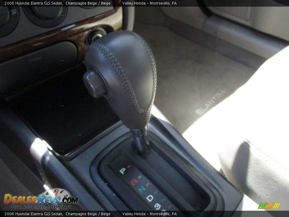 2006 Hyundai Elantra GLS Sedan Champagne Beige / Beige Photo #14