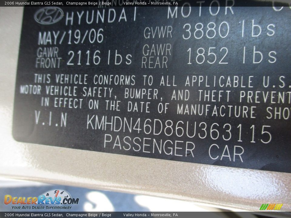 2006 Hyundai Elantra GLS Sedan Champagne Beige / Beige Photo #19