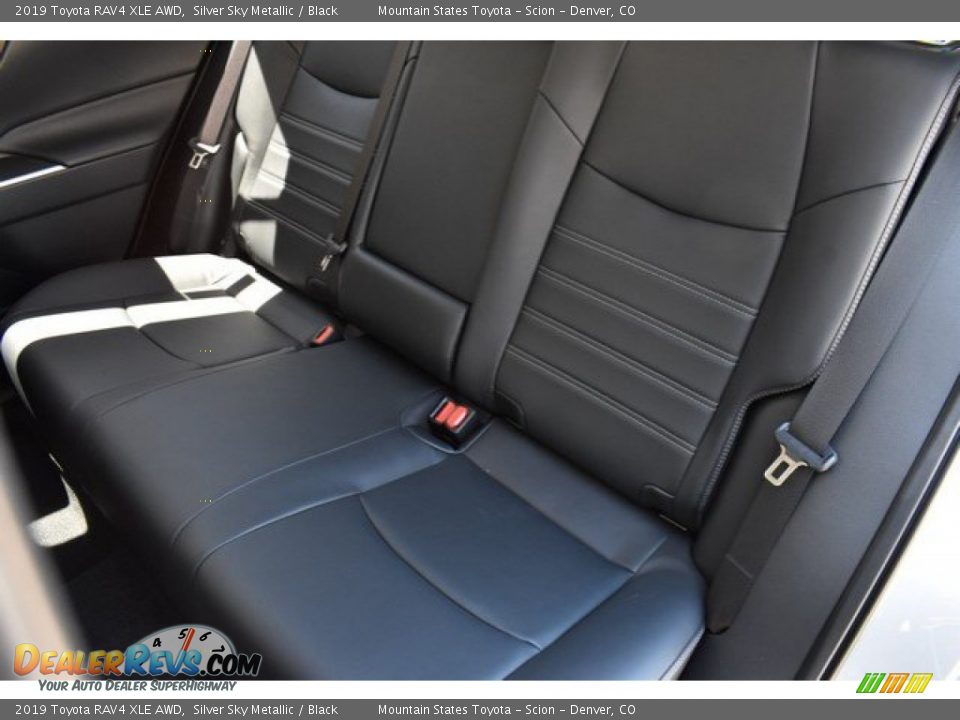 2019 Toyota RAV4 XLE AWD Silver Sky Metallic / Black Photo #10