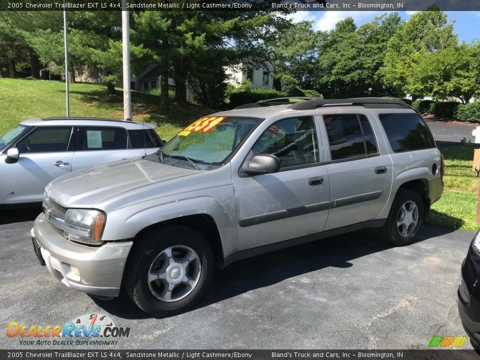 2005 Chevrolet TrailBlazer EXT LS 4x4 Sandstone Metallic / Light Cashmere/Ebony Photo #1