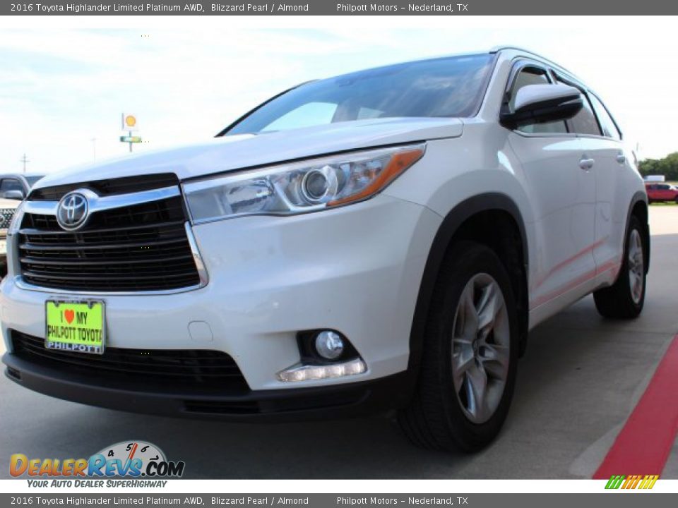 2016 Toyota Highlander Limited Platinum AWD Blizzard Pearl / Almond Photo #4