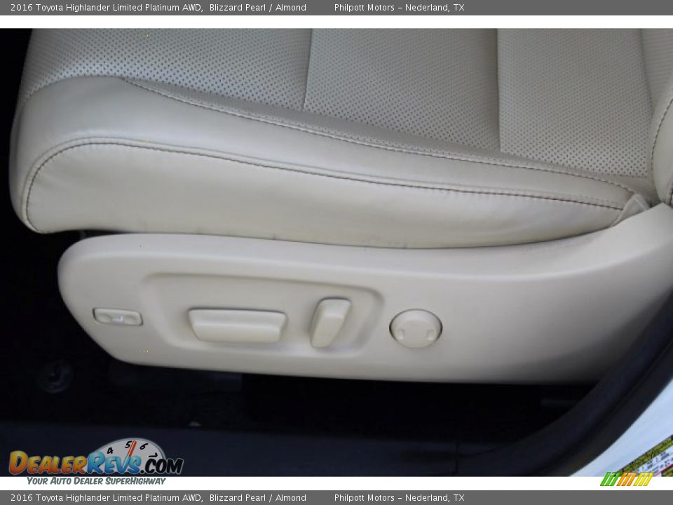 2016 Toyota Highlander Limited Platinum AWD Blizzard Pearl / Almond Photo #11