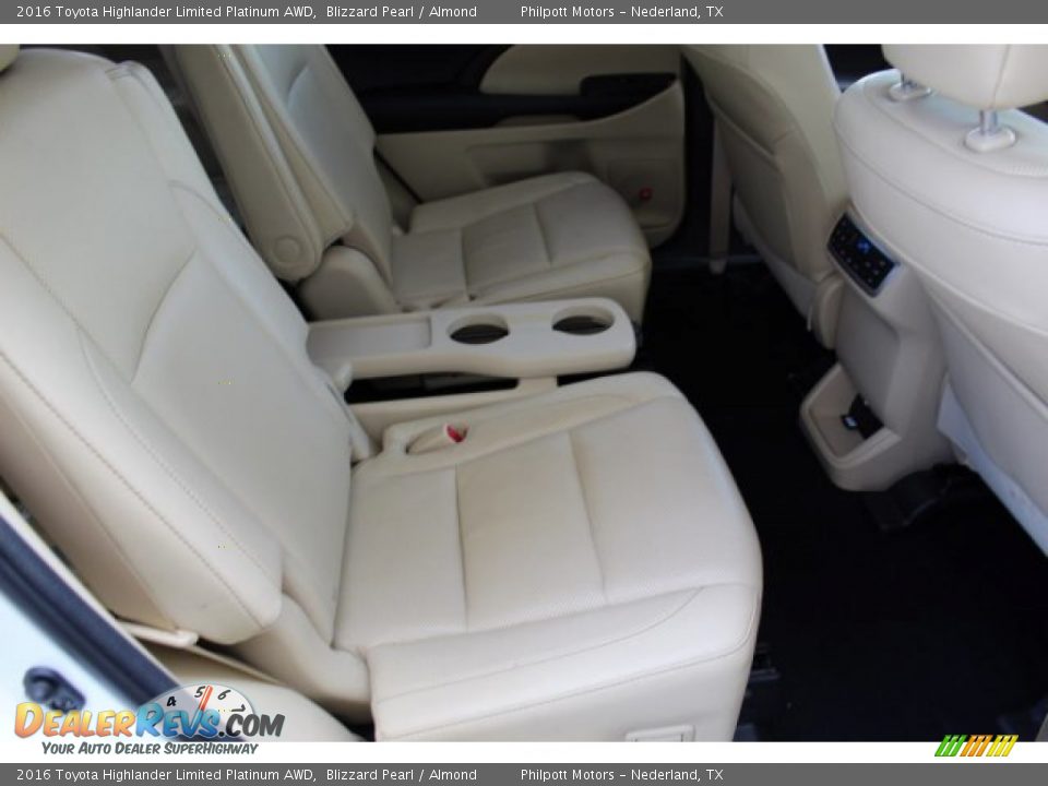 2016 Toyota Highlander Limited Platinum AWD Blizzard Pearl / Almond Photo #26
