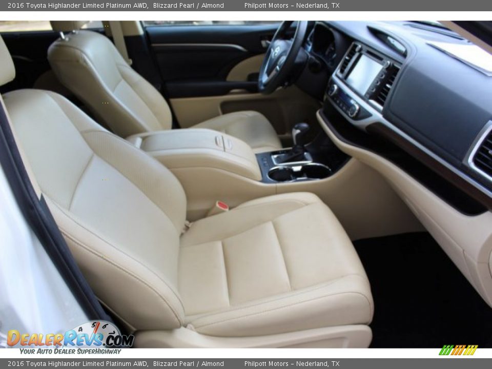 2016 Toyota Highlander Limited Platinum AWD Blizzard Pearl / Almond Photo #28