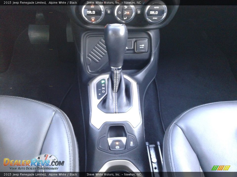 2015 Jeep Renegade Limited Alpine White / Black Photo #24