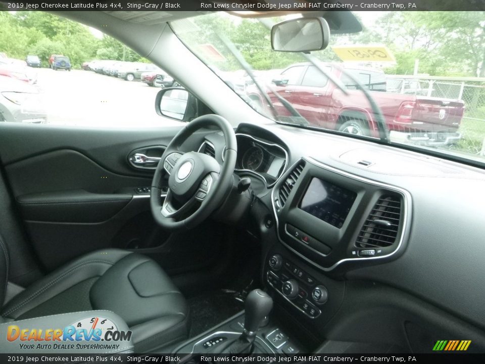 2019 Jeep Cherokee Latitude Plus 4x4 Sting-Gray / Black Photo #10
