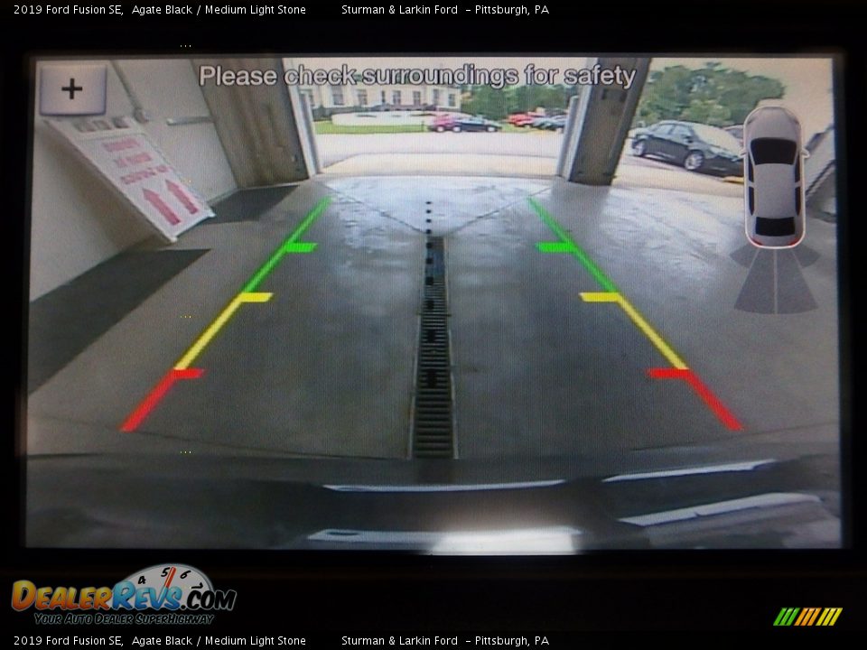 2019 Ford Fusion SE Agate Black / Medium Light Stone Photo #12