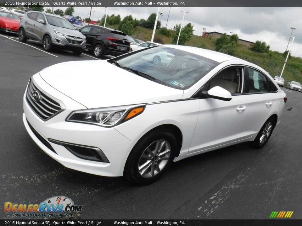 2016 Hyundai Sonata SE Quartz White Pearl / Beige Photo #5
