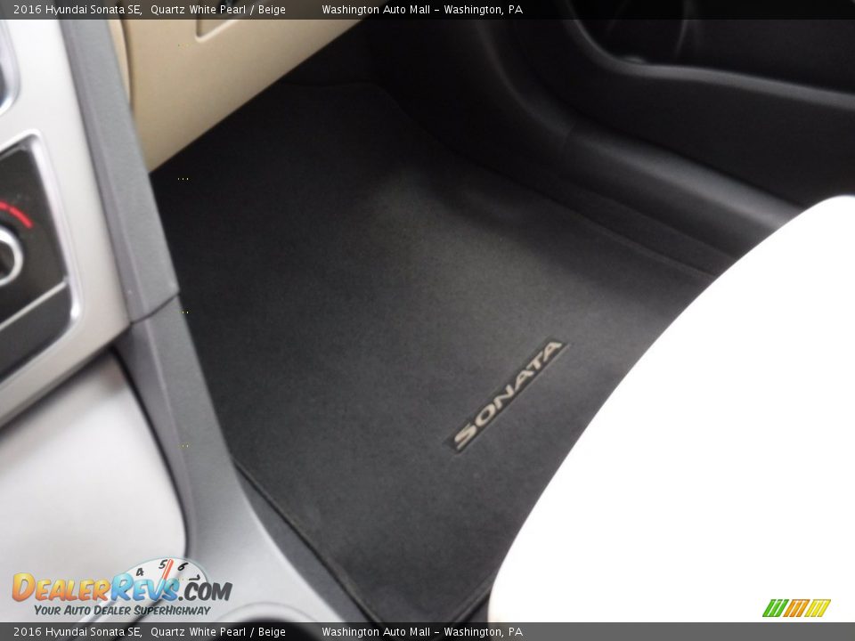 2016 Hyundai Sonata SE Quartz White Pearl / Beige Photo #15