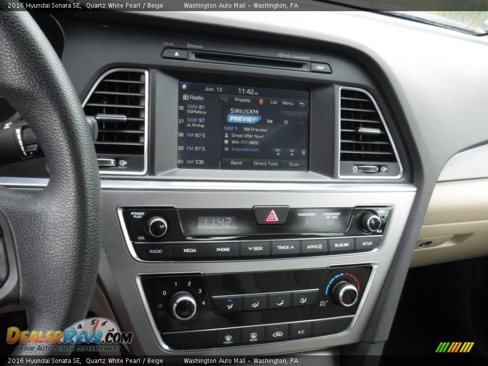 2016 Hyundai Sonata SE Quartz White Pearl / Beige Photo #16
