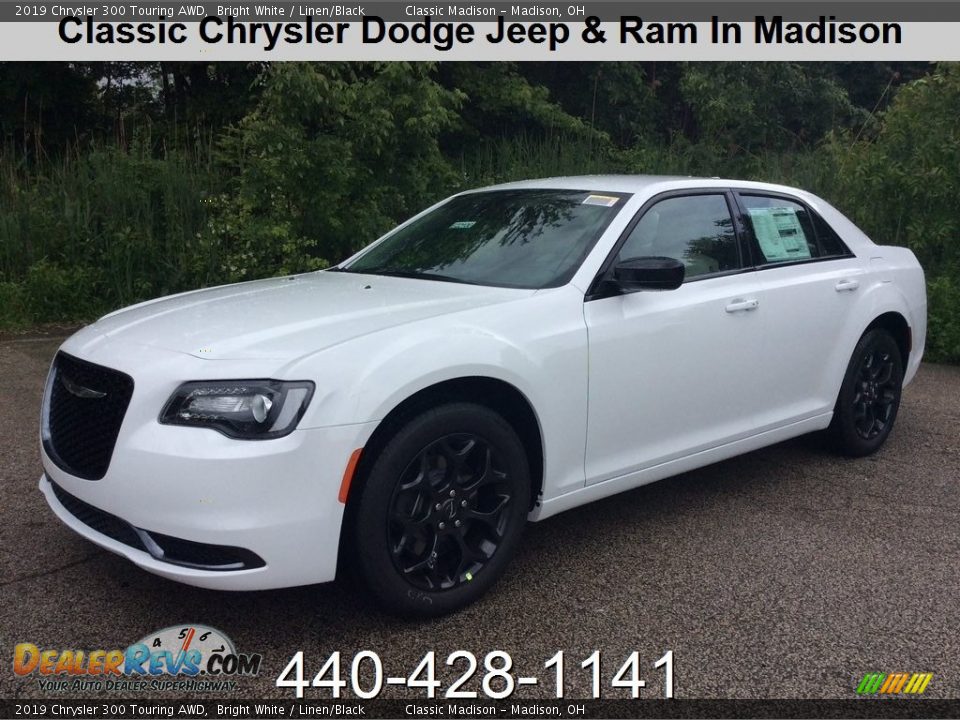 2019 Chrysler 300 Touring AWD Bright White / Linen/Black Photo #1