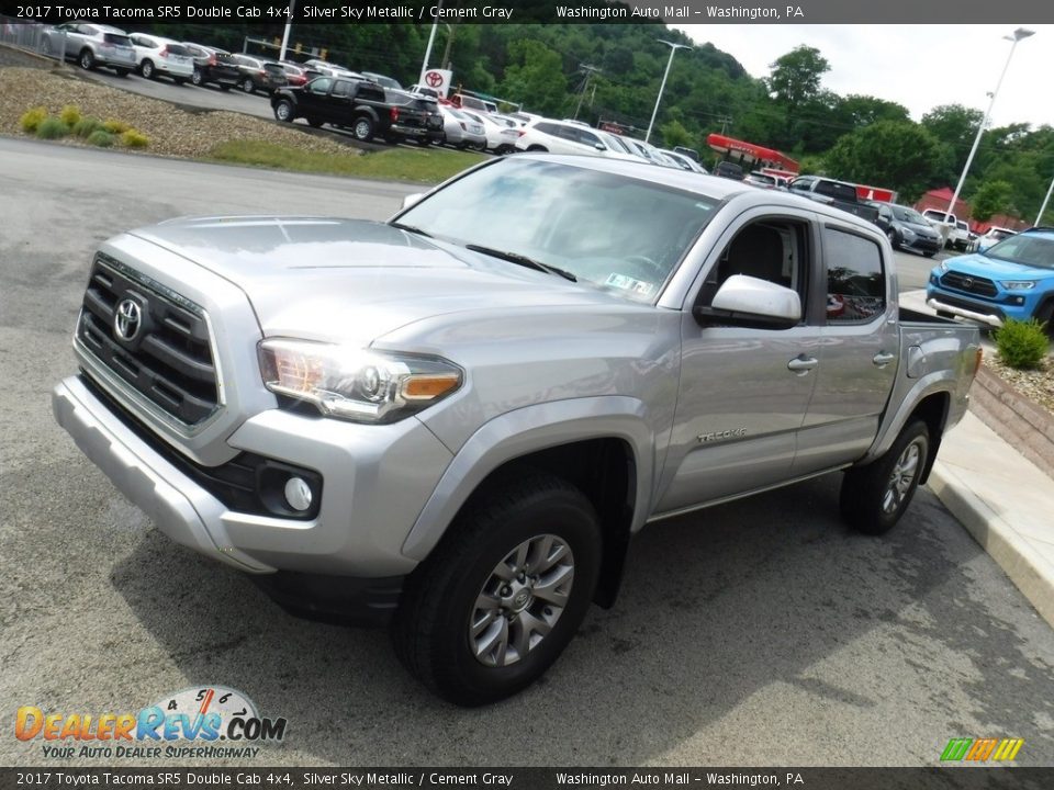 2017 Toyota Tacoma SR5 Double Cab 4x4 Silver Sky Metallic / Cement Gray Photo #7