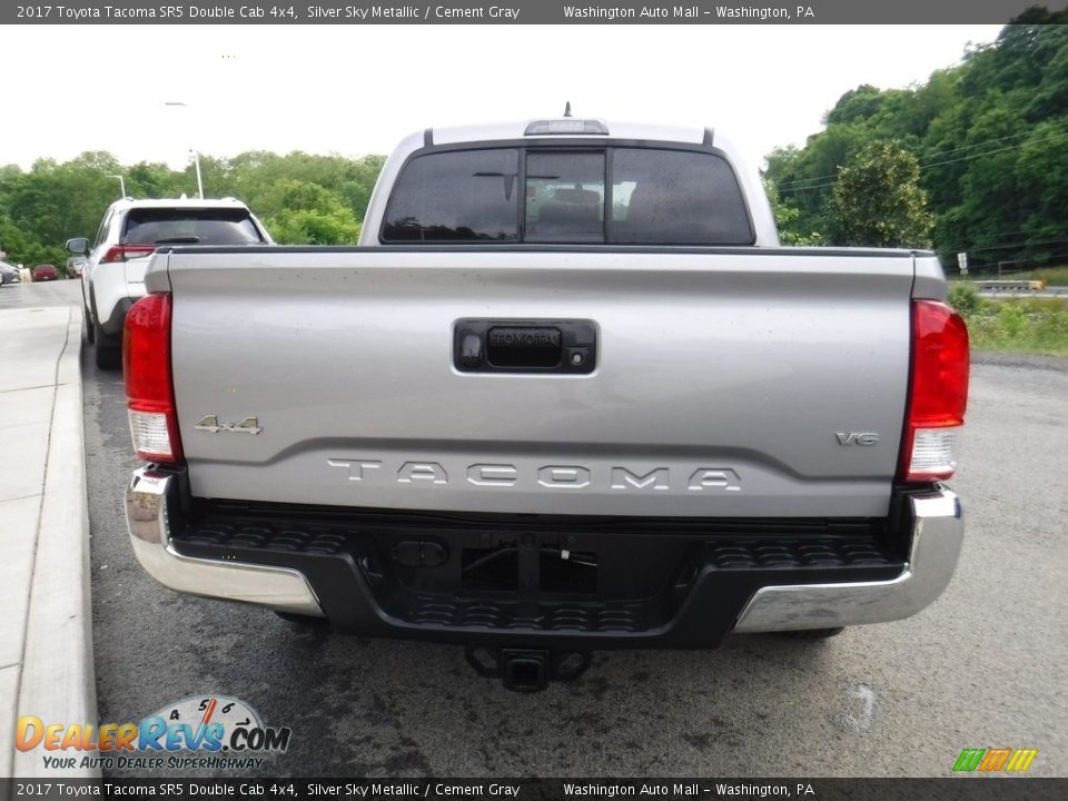 2017 Toyota Tacoma SR5 Double Cab 4x4 Silver Sky Metallic / Cement Gray Photo #10