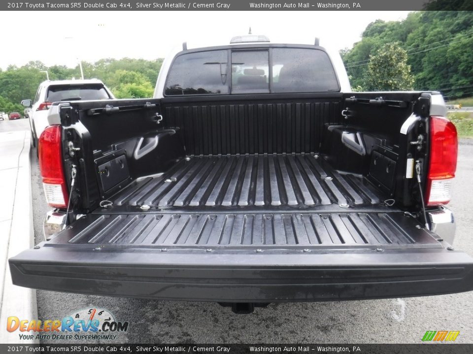 2017 Toyota Tacoma SR5 Double Cab 4x4 Silver Sky Metallic / Cement Gray Photo #14