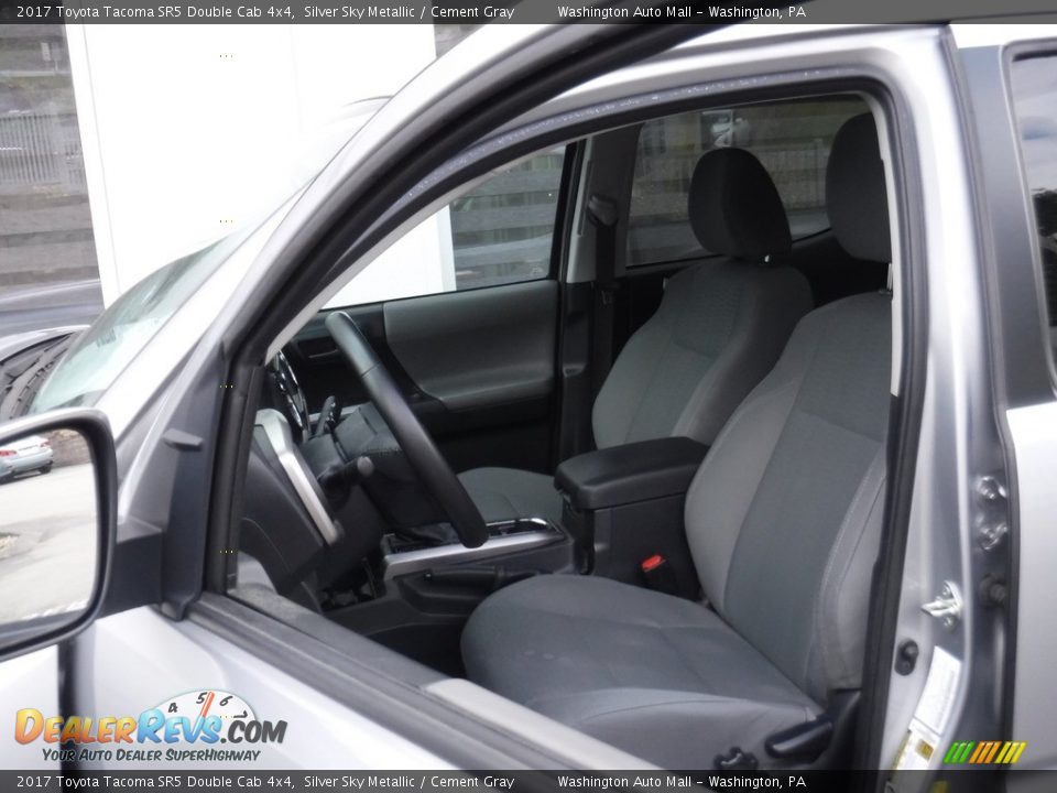 2017 Toyota Tacoma SR5 Double Cab 4x4 Silver Sky Metallic / Cement Gray Photo #17