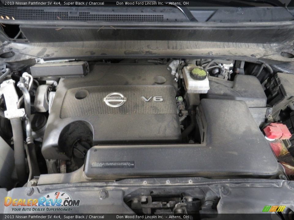 2013 Nissan Pathfinder SV 4x4 Super Black / Charcoal Photo #6