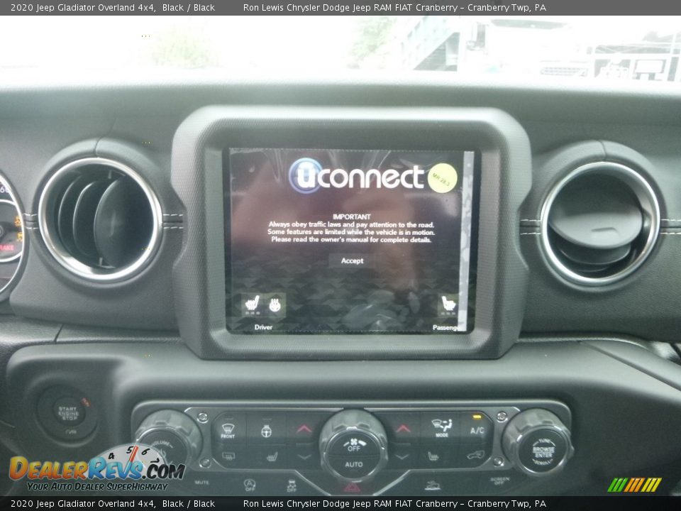 Controls of 2020 Jeep Gladiator Overland 4x4 Photo #17