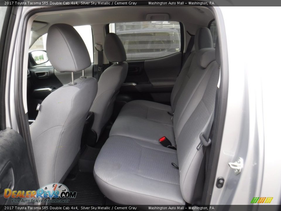 2017 Toyota Tacoma SR5 Double Cab 4x4 Silver Sky Metallic / Cement Gray Photo #26