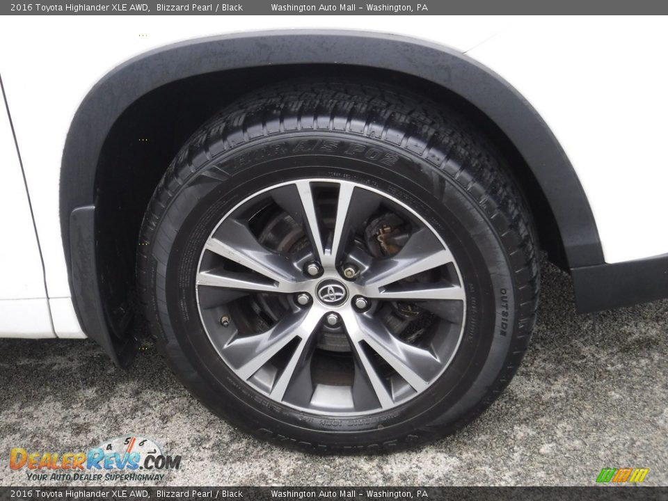 2016 Toyota Highlander XLE AWD Blizzard Pearl / Black Photo #3