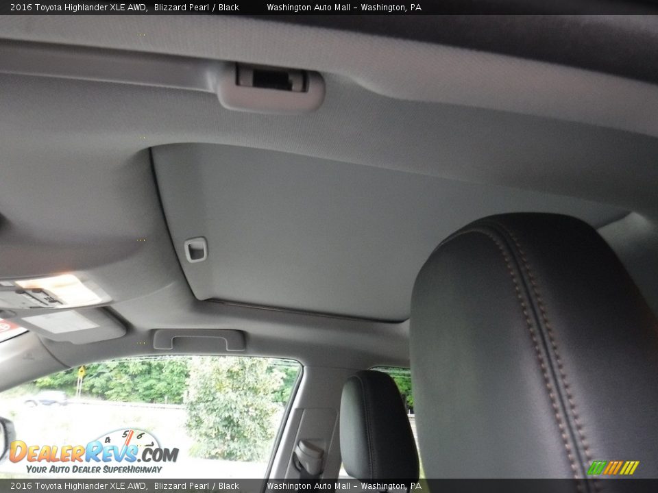 2016 Toyota Highlander XLE AWD Blizzard Pearl / Black Photo #11