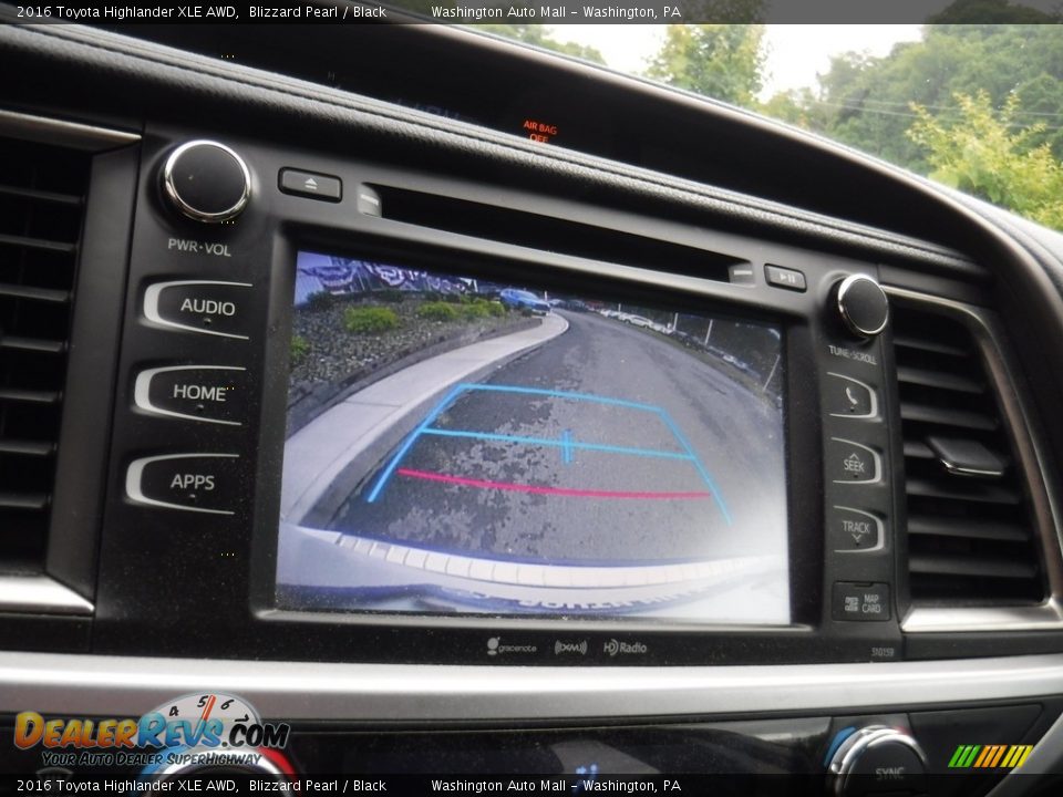 2016 Toyota Highlander XLE AWD Blizzard Pearl / Black Photo #17