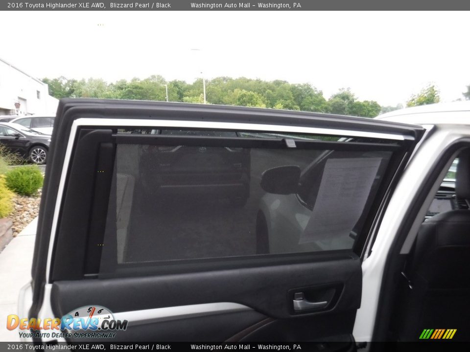 2016 Toyota Highlander XLE AWD Blizzard Pearl / Black Photo #24