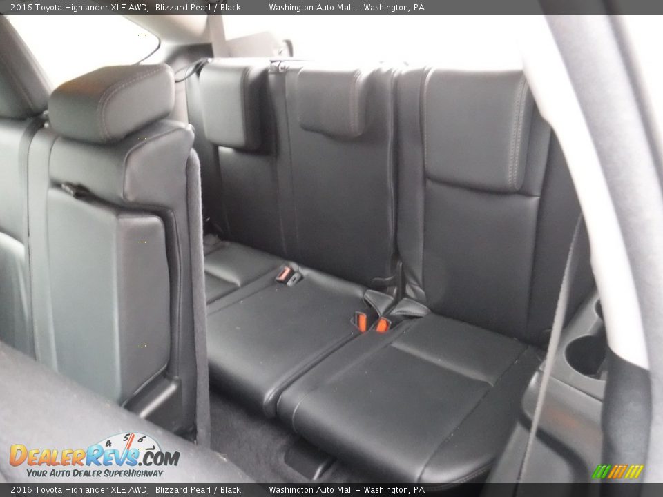2016 Toyota Highlander XLE AWD Blizzard Pearl / Black Photo #25