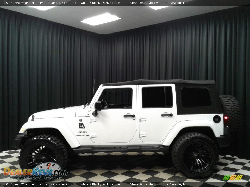 2017 Jeep Wrangler Unlimited Sahara 4x4 Bright White / Black/Dark Saddle Photo #1