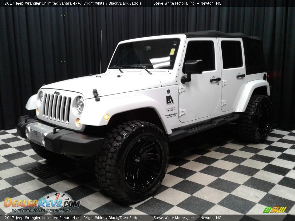 2017 Jeep Wrangler Unlimited Sahara 4x4 Bright White / Black/Dark Saddle Photo #2
