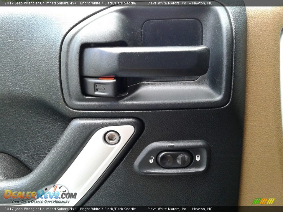 2017 Jeep Wrangler Unlimited Sahara 4x4 Bright White / Black/Dark Saddle Photo #9