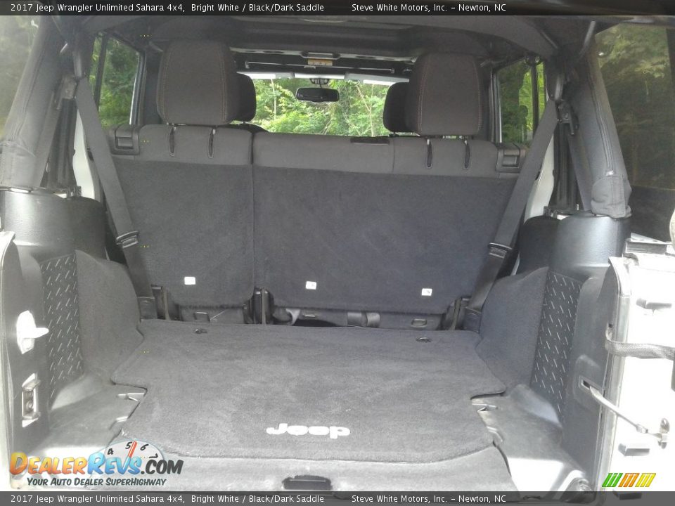 2017 Jeep Wrangler Unlimited Sahara 4x4 Bright White / Black/Dark Saddle Photo #12