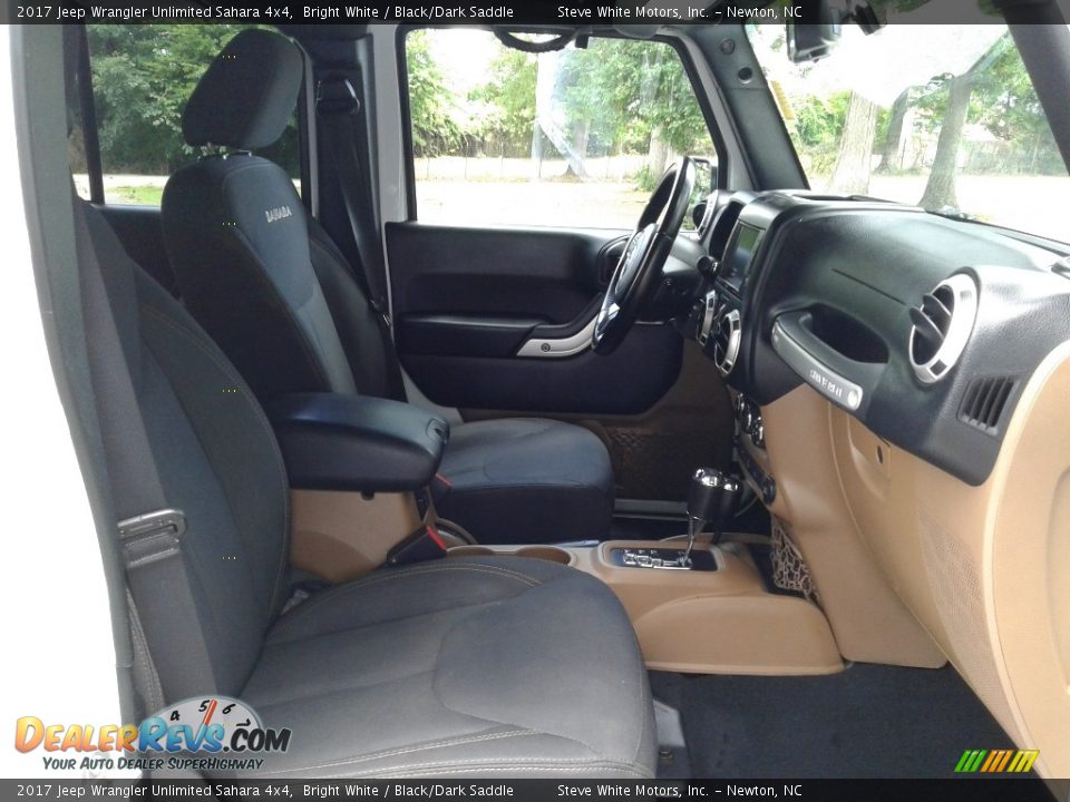 2017 Jeep Wrangler Unlimited Sahara 4x4 Bright White / Black/Dark Saddle Photo #14