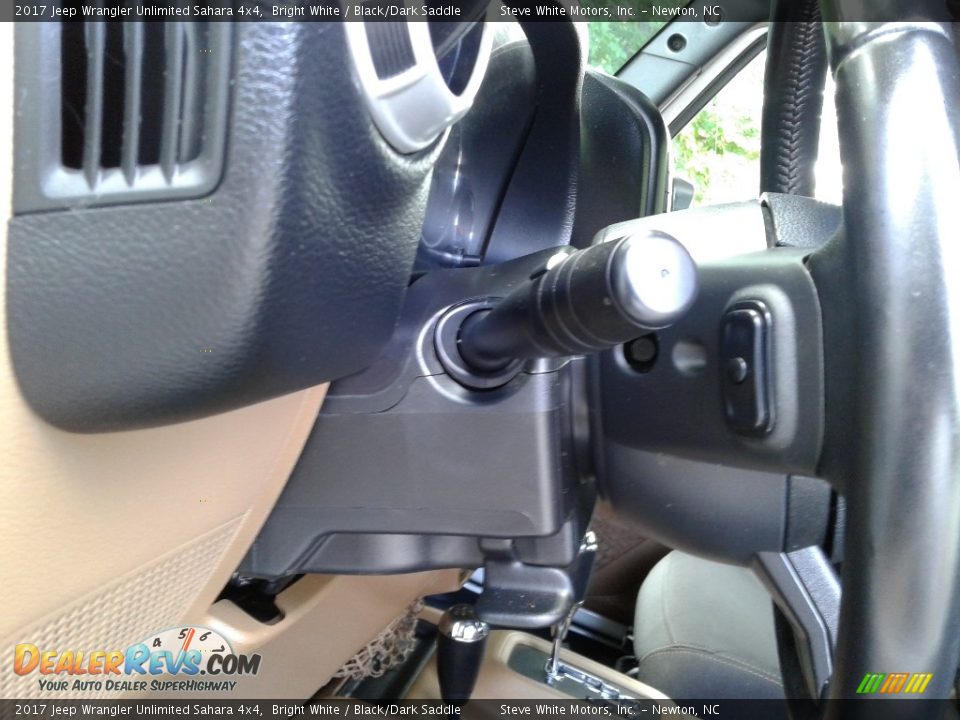 2017 Jeep Wrangler Unlimited Sahara 4x4 Bright White / Black/Dark Saddle Photo #15