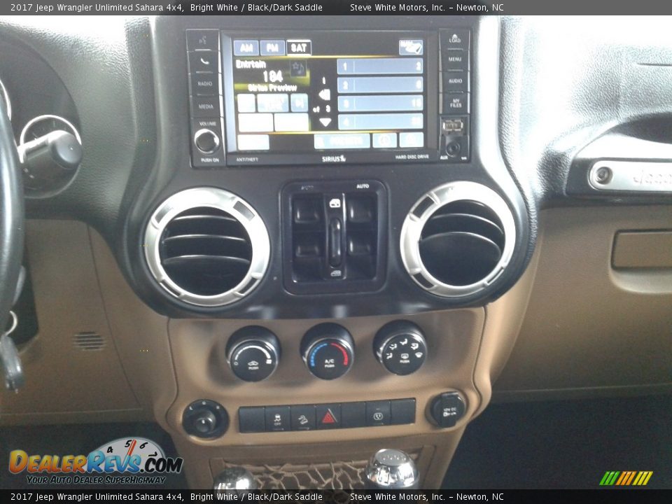 2017 Jeep Wrangler Unlimited Sahara 4x4 Bright White / Black/Dark Saddle Photo #19