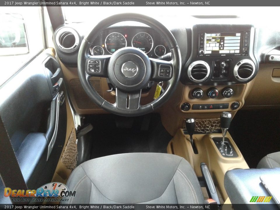 2017 Jeep Wrangler Unlimited Sahara 4x4 Bright White / Black/Dark Saddle Photo #25
