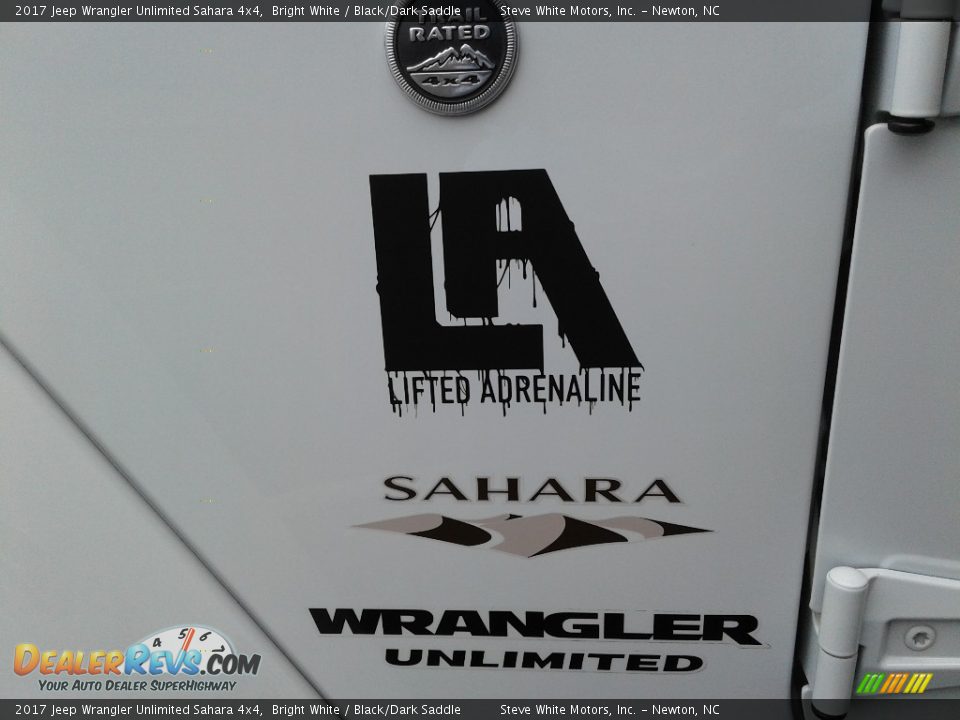 2017 Jeep Wrangler Unlimited Sahara 4x4 Bright White / Black/Dark Saddle Photo #27