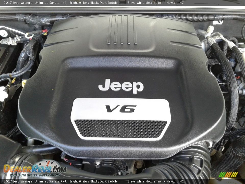 2017 Jeep Wrangler Unlimited Sahara 4x4 Bright White / Black/Dark Saddle Photo #29