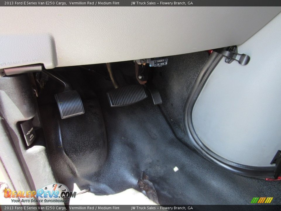2013 Ford E Series Van E250 Cargo Vermillion Red / Medium Flint Photo #29