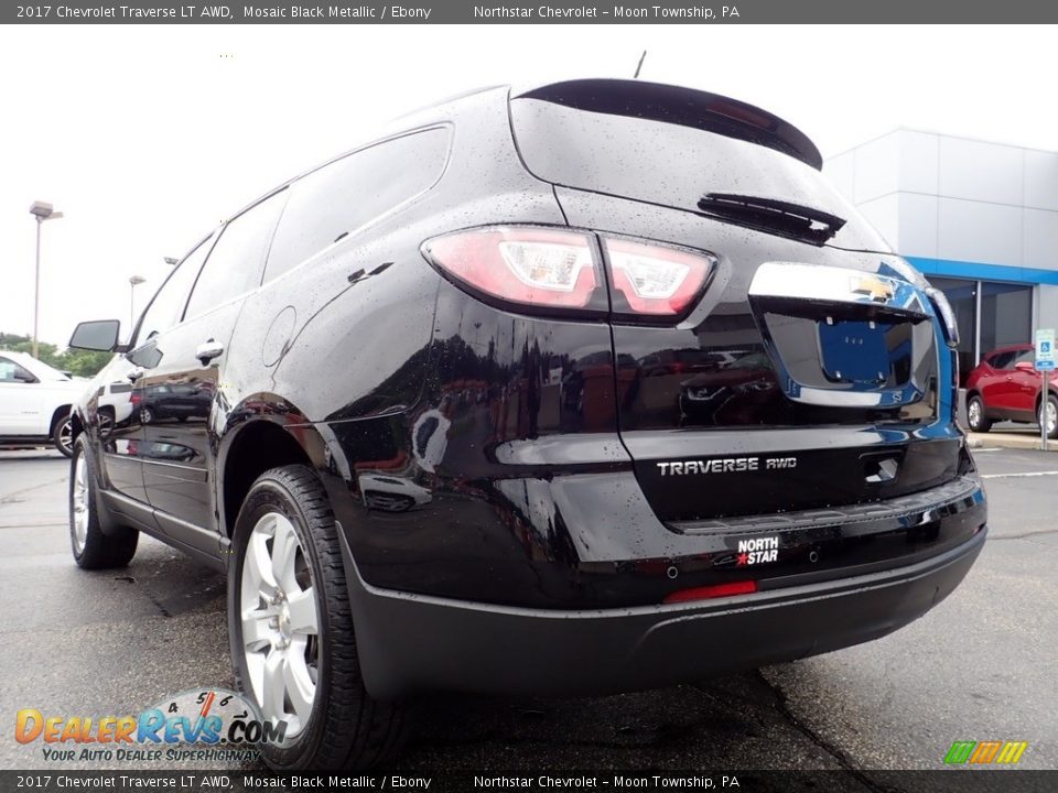2017 Chevrolet Traverse LT AWD Mosaic Black Metallic / Ebony Photo #5