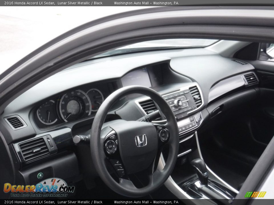2016 Honda Accord LX Sedan Lunar Silver Metallic / Black Photo #9