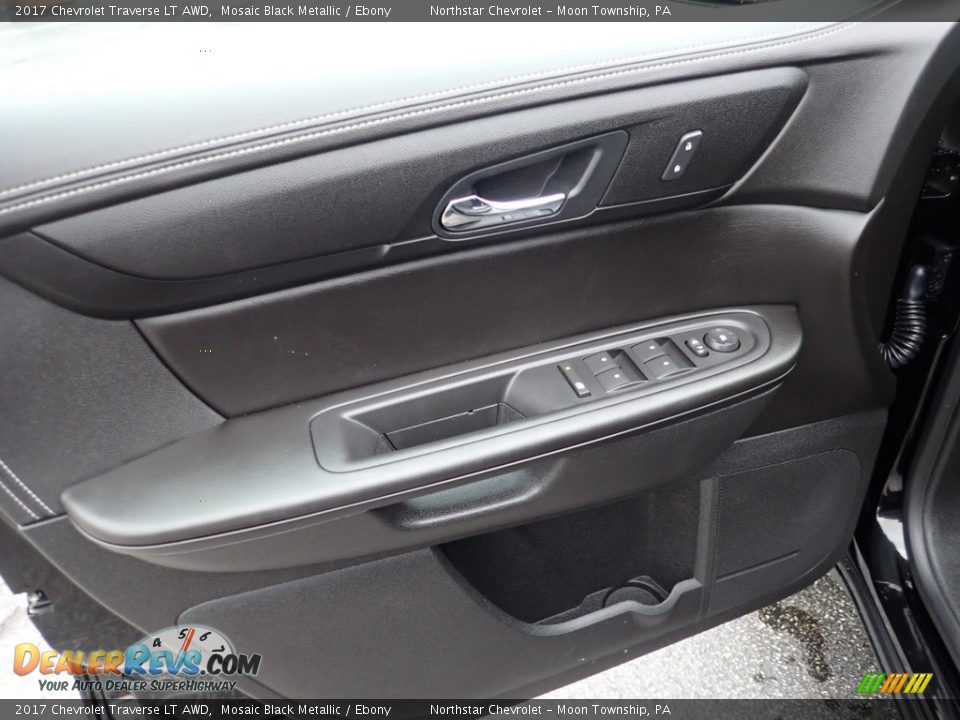 2017 Chevrolet Traverse LT AWD Mosaic Black Metallic / Ebony Photo #25