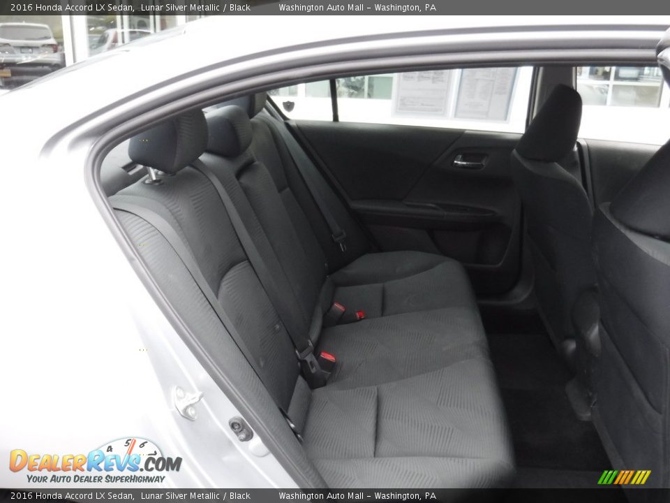 2016 Honda Accord LX Sedan Lunar Silver Metallic / Black Photo #17