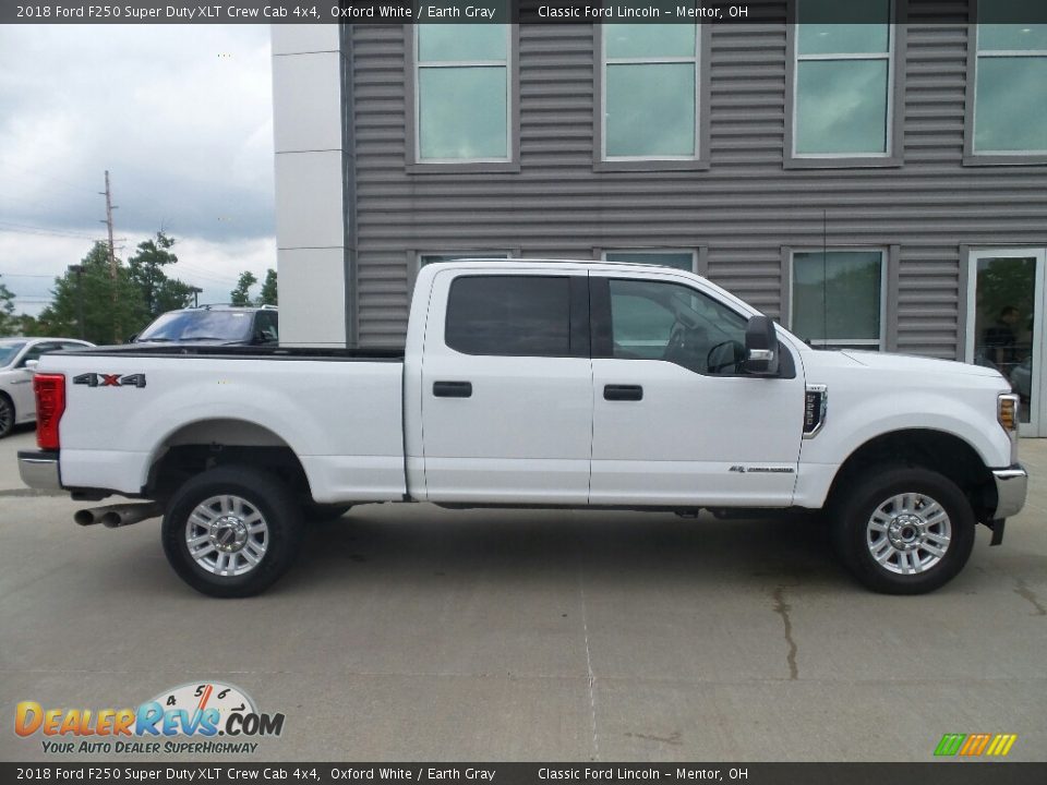 2018 Ford F250 Super Duty XLT Crew Cab 4x4 Oxford White / Earth Gray Photo #2