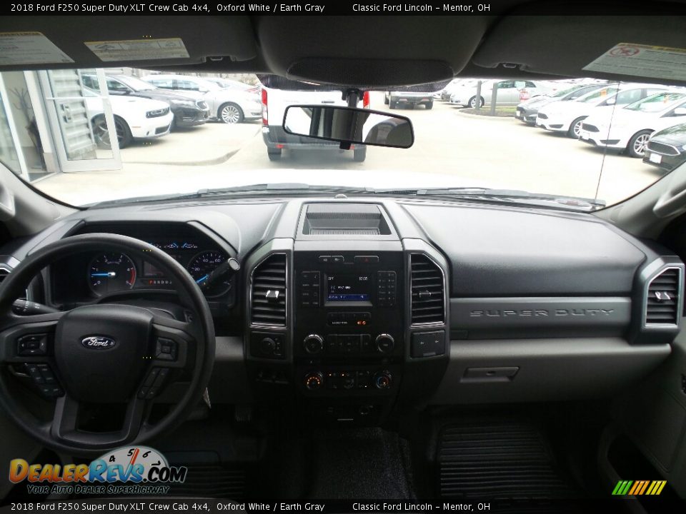 2018 Ford F250 Super Duty XLT Crew Cab 4x4 Oxford White / Earth Gray Photo #4