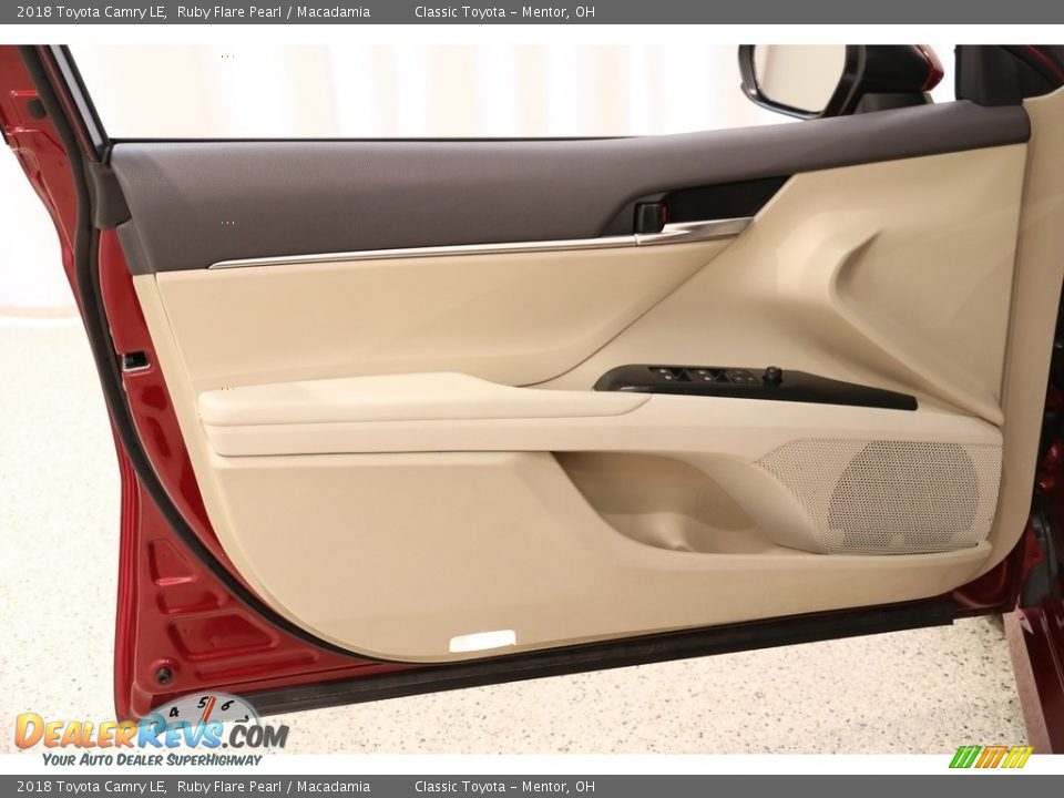 2018 Toyota Camry LE Ruby Flare Pearl / Macadamia Photo #4