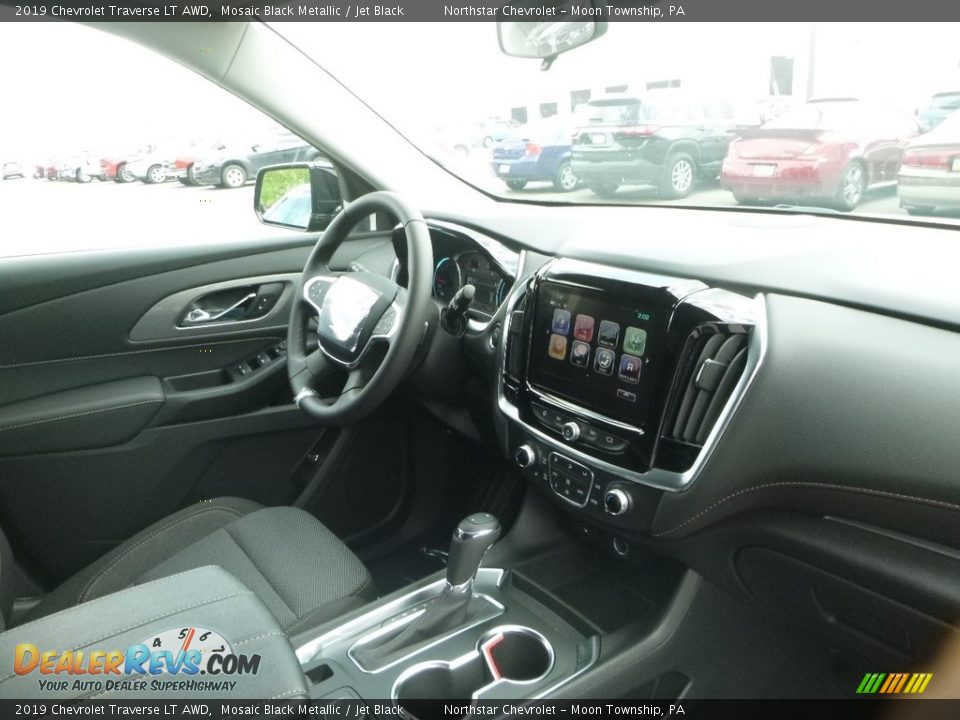 2019 Chevrolet Traverse LT AWD Mosaic Black Metallic / Jet Black Photo #11