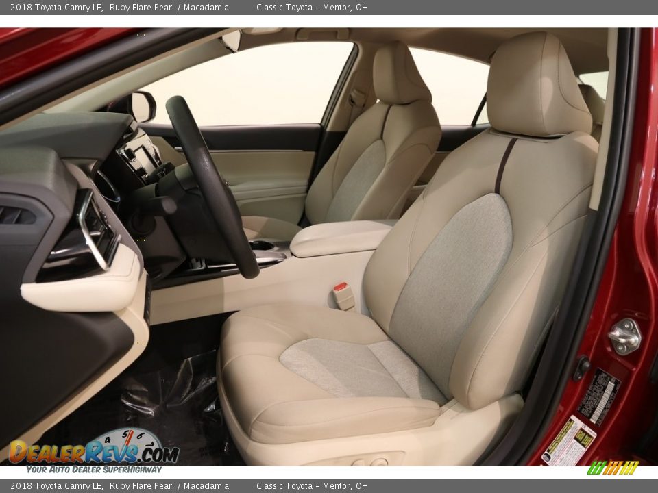 2018 Toyota Camry LE Ruby Flare Pearl / Macadamia Photo #6