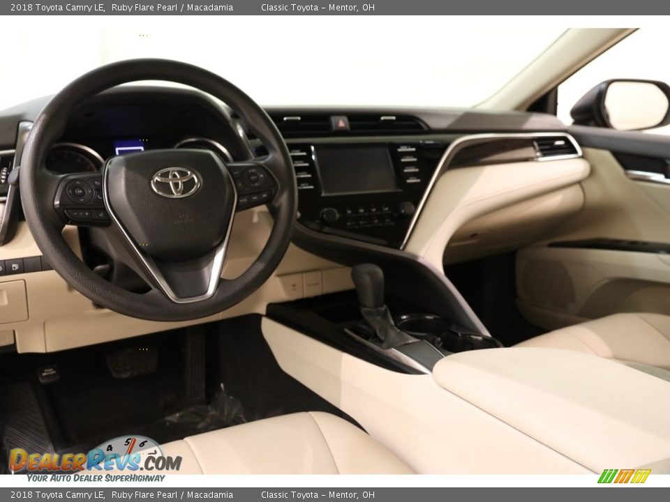 2018 Toyota Camry LE Ruby Flare Pearl / Macadamia Photo #7