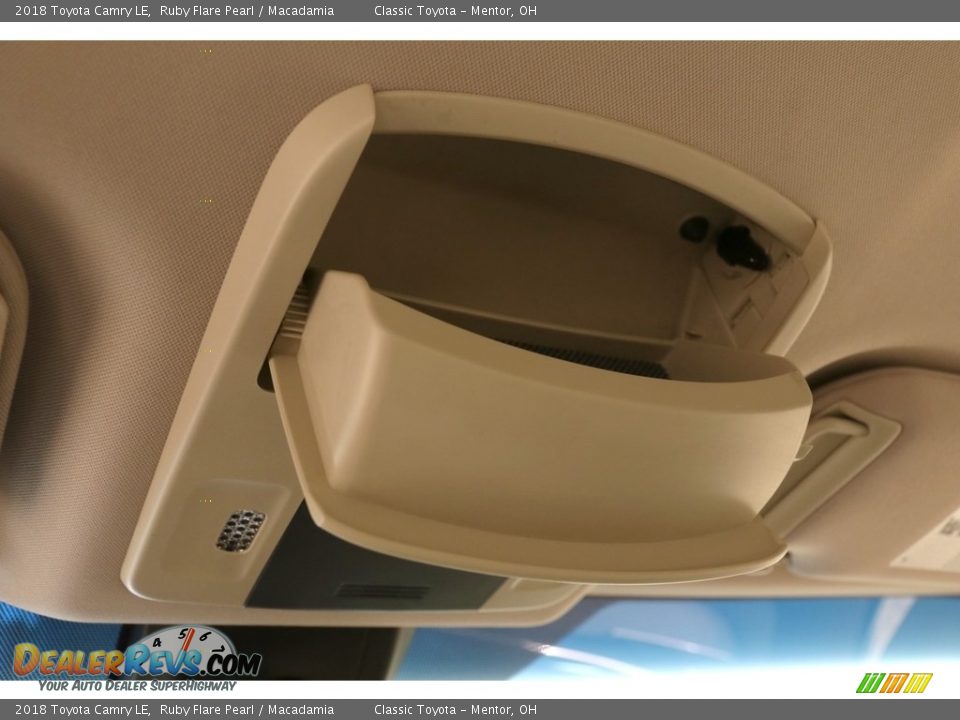 2018 Toyota Camry LE Ruby Flare Pearl / Macadamia Photo #11
